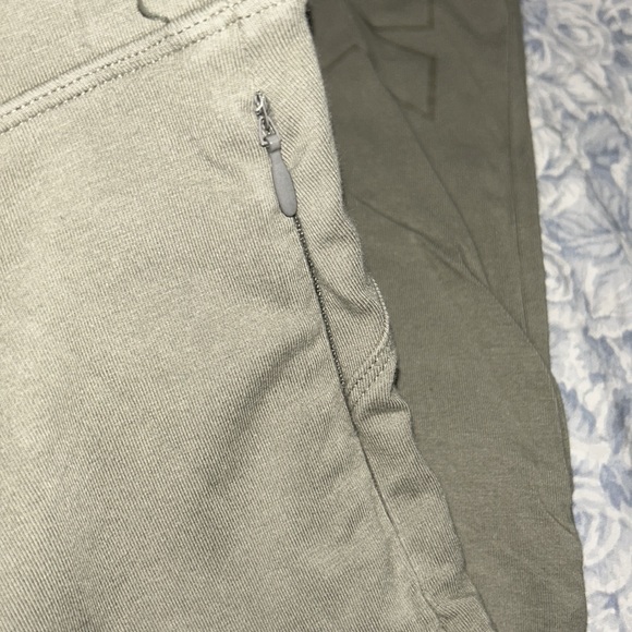 PINK Yoga Leggings - Picture 4 of 5